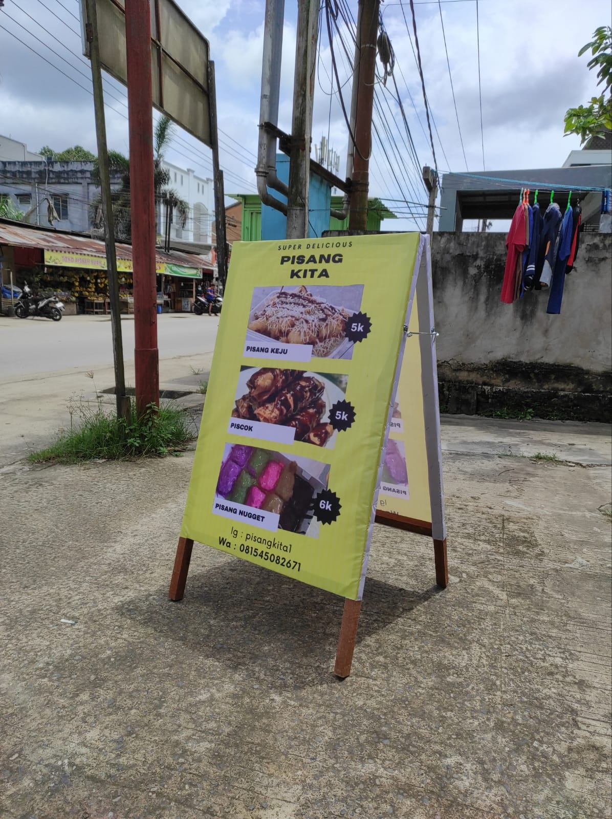 Front of men's Basic Tee in black.